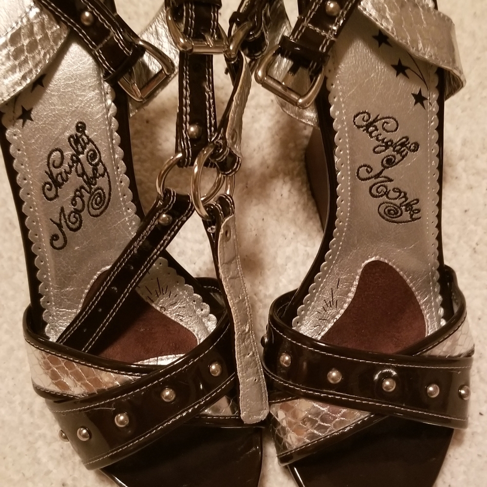 Womens shoes